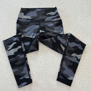 Victoria Secret / Pink leggings. SZ small